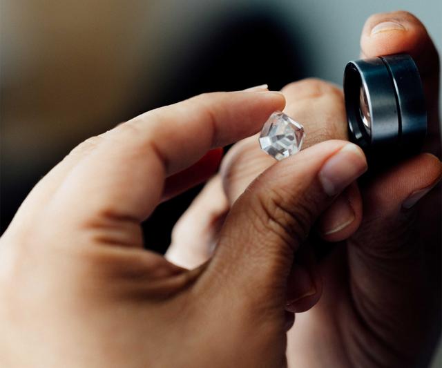 Compressed Diamond Diamond Buyers in Antwerp, Belgium | Sell Diamonds Securely – Uniglo